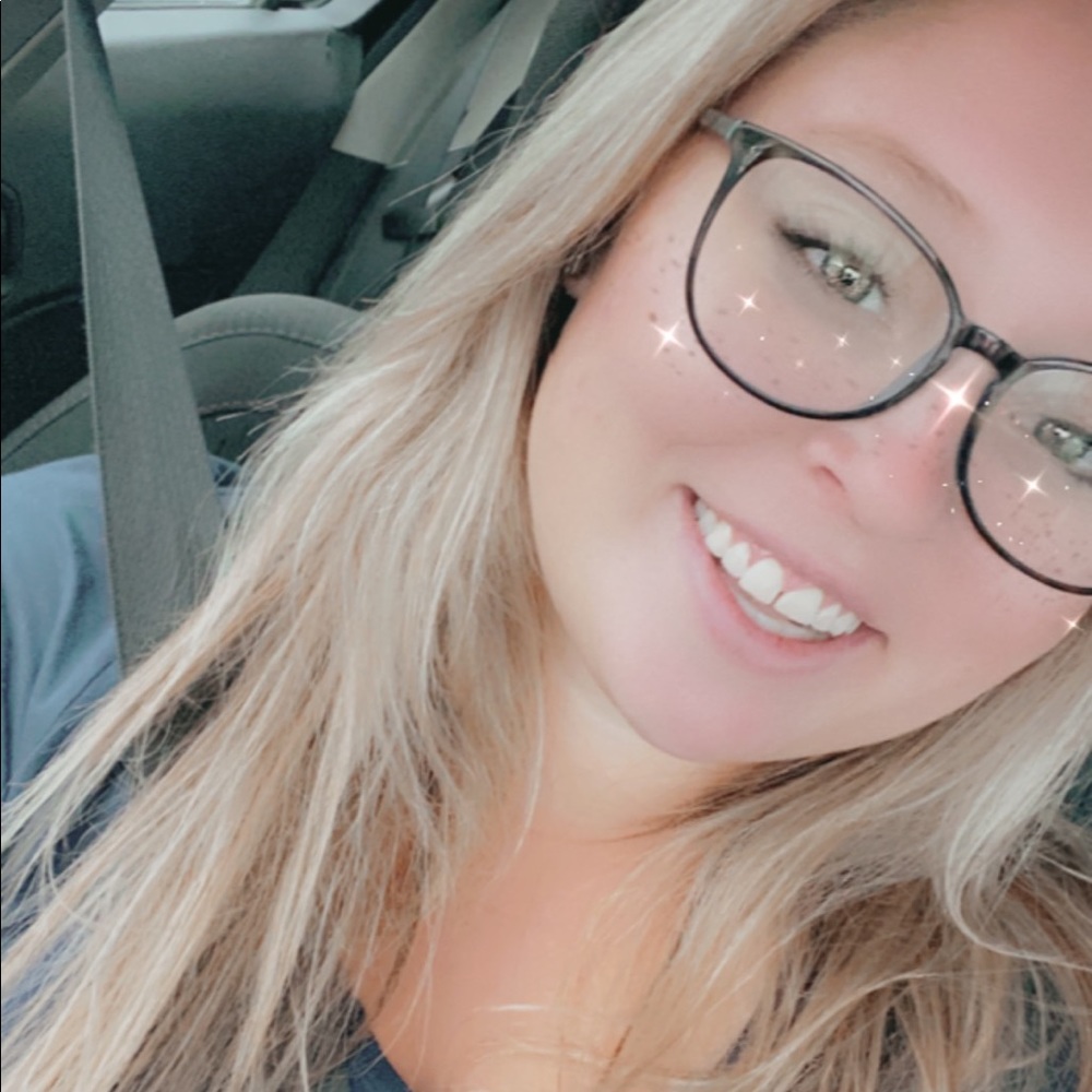 Meet your Posher, Emily lynn